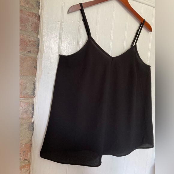 Torrid swing cami in black crepe, v-neck, adjustable straps, size 0. - Picture 3 of 8